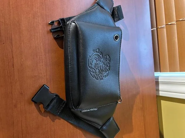 Porte feuille banane en cuir neuf