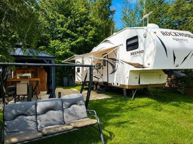 Fifth Wheel Rockwood Signature Ultra Lite 8281SS 2012
