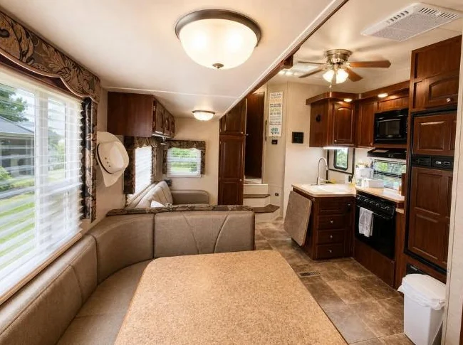 Fifth Wheel Rockwood Signature Ultra Lite 8281SS 2012 thumbnail 5