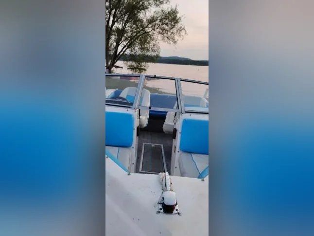 Super bateau Glastron 1996 3 litres thumbnail 3