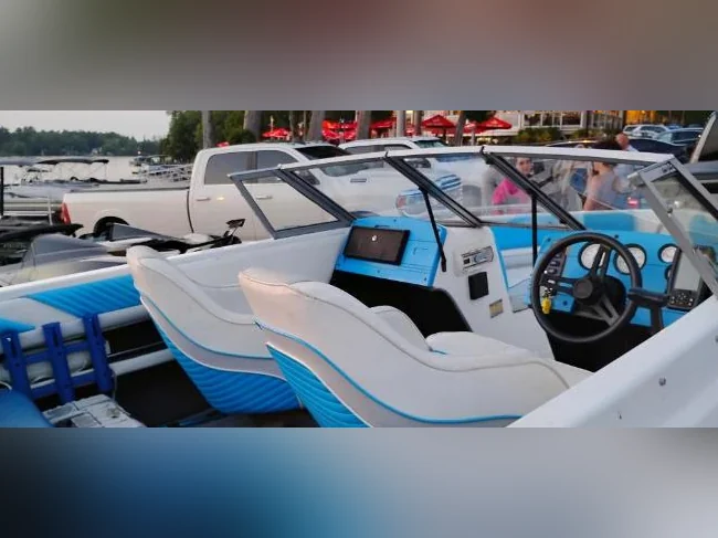 Super bateau Glastron 1996 3 litres thumbnail 2