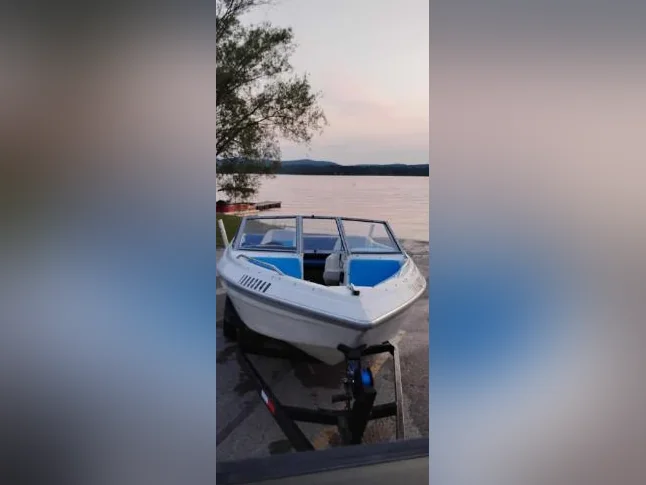 Super bateau Glastron 1996 3 litres
