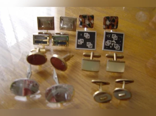 divers boutons de manchettes thumbnail 2