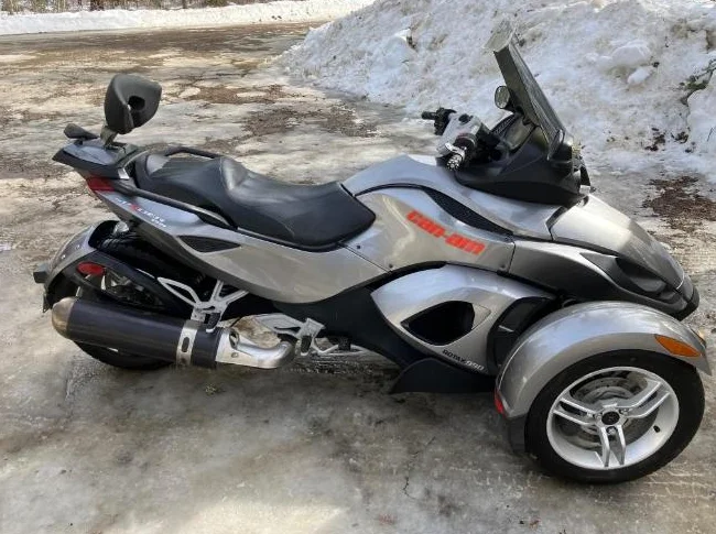 CAN am Spyder thumbnail 2