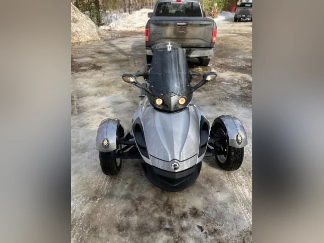 CAN am Spyder thumbnail 3