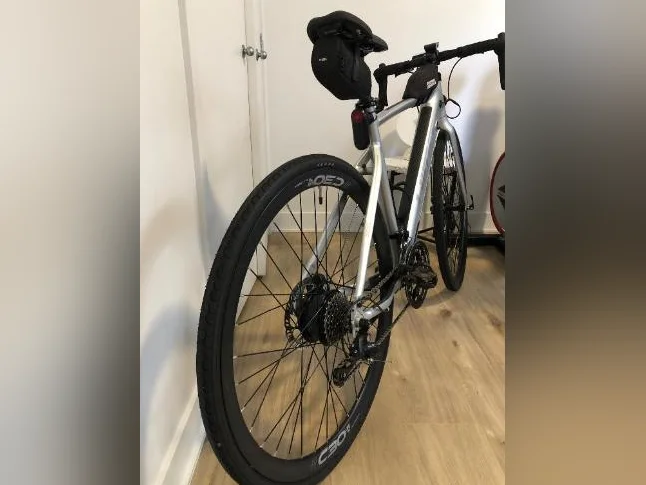 Vélo de route avec assistance électrique thumbnail 2
