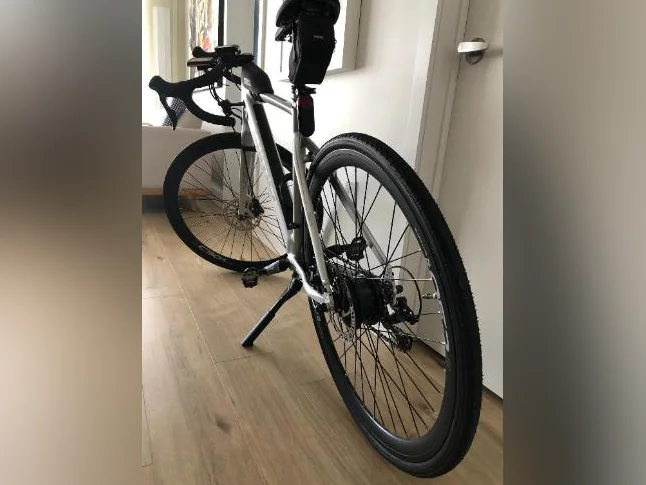 Vélo de route avec assistance électrique thumbnail 5