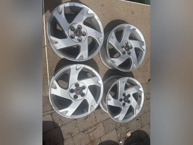 4 mags pontiac Vibe Toyota Matrix Corolla