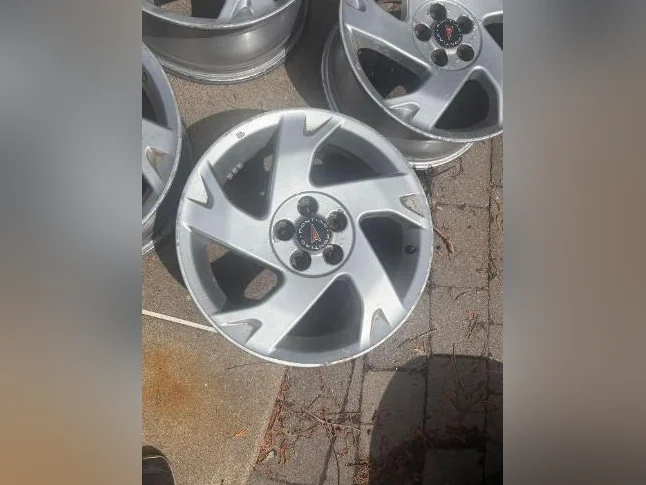 4 mags pontiac Vibe Toyota Matrix Corolla thumbnail 5
