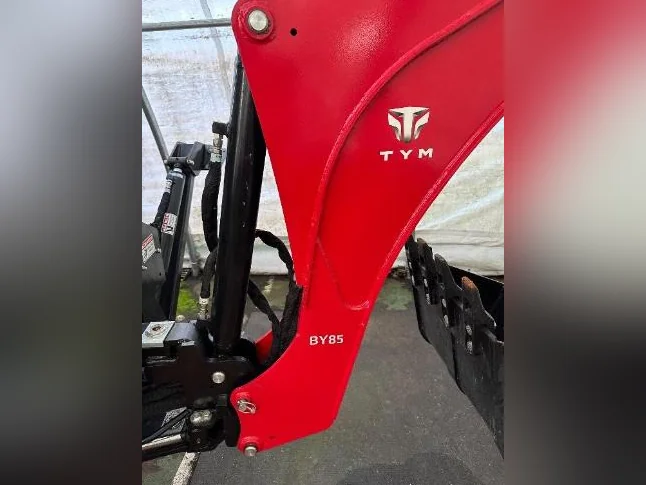 BY85 Backhoe thumbnail 4