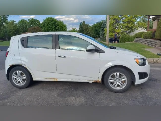 Chevrolet Sonic LT Hatchback 2013 – Manuelle – Unique propriétaire – 231 700 km thumbnail 4