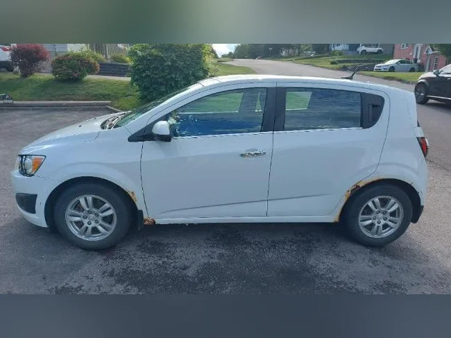 Chevrolet Sonic LT Hatchback 2013 – Manuelle – Unique propriétaire – 231 700 km thumbnail 5