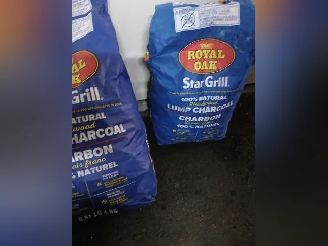 2 sacs de charcoal royal oak  7 livres