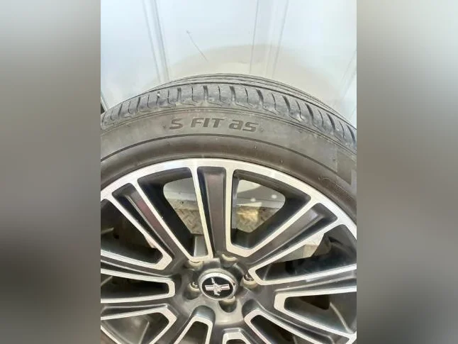 Roue (mags) d'origine Mustang thumbnail 4