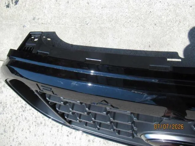 Calandre originale pour Ford Ranger 2019 a 2024 NOIR LUSTRÉ - TOUT les ancrages sont intacte thumbnail 5