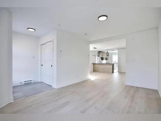 5 1/2 STYLE CONDO SUR 2 NIVEAUX RÉNOVÉ À ST-JÉRÔME thumbnail 7