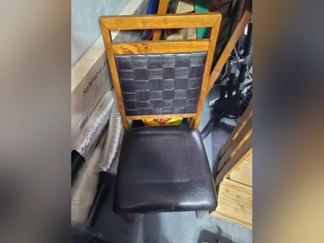 Chaises en bois avec coussin (3) thumbnail 2