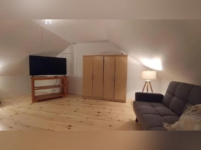 ❄️ Chalet au bord du lac – Internet haute vitesse – Foyer – Ski à moins de 10 min – Hiver 2026-2027 thumbnail 9