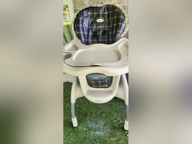 chaise haute pour bébé thumbnail 3