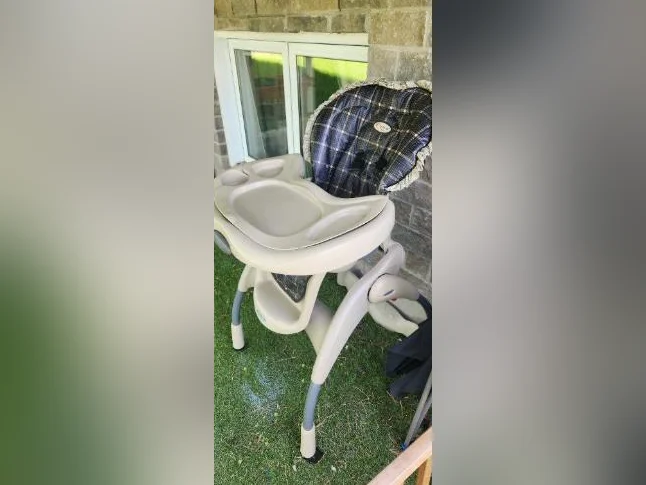 chaise haute pour bébé thumbnail 4