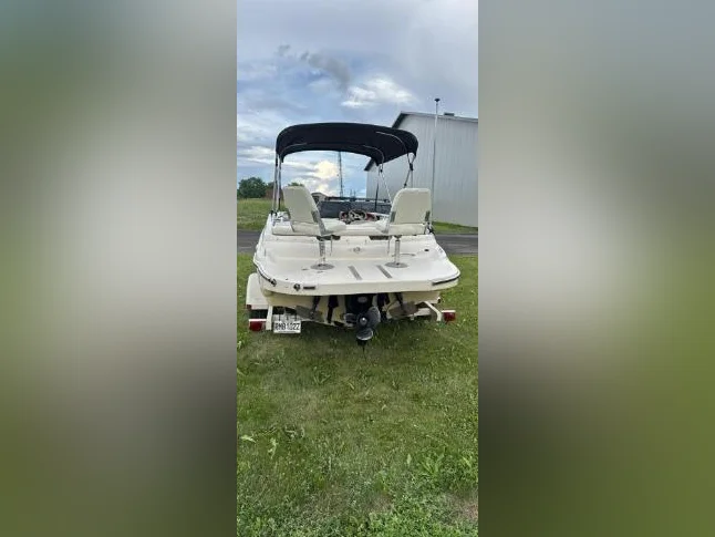 Glastron 2004 18.5 avec 4,3 mercruiser thumbnail 6