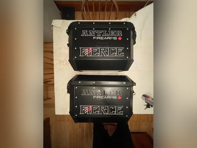 Valise de moto en aluminium thumbnail 4