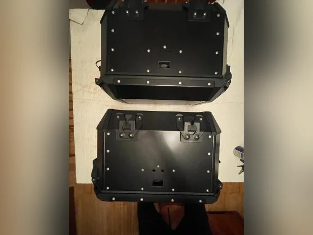 Valise de moto en aluminium thumbnail 3