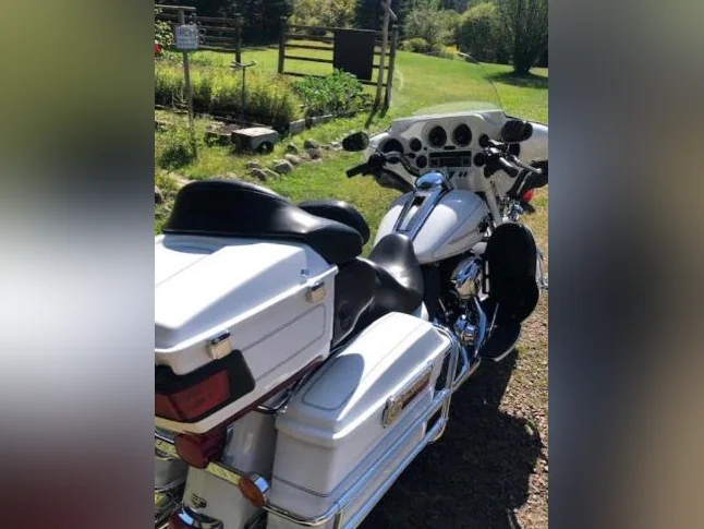 2013 Harley Davidson Electra Glide Ultra Classic à vendre thumbnail 4