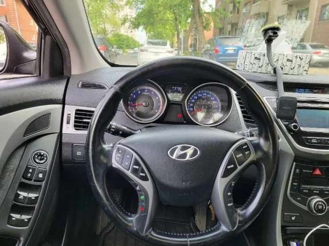 Hyundai Elantra Limited 2014 thumbnail 4