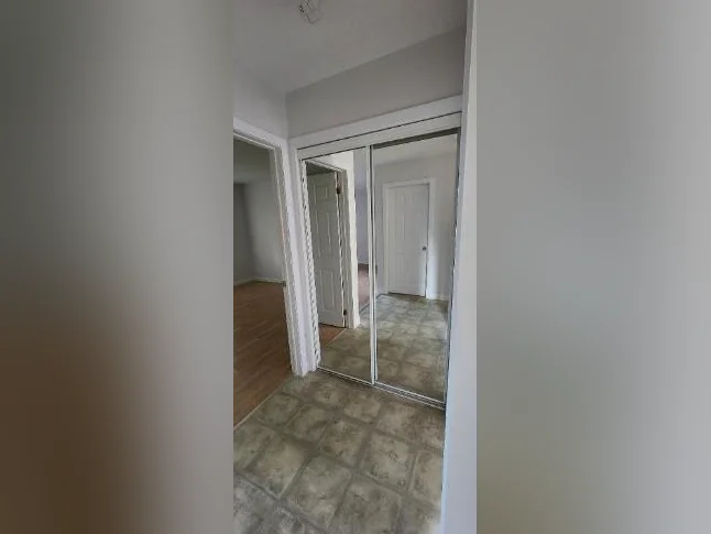 Logement 5 1/2 secteur recherché thumbnail 7
