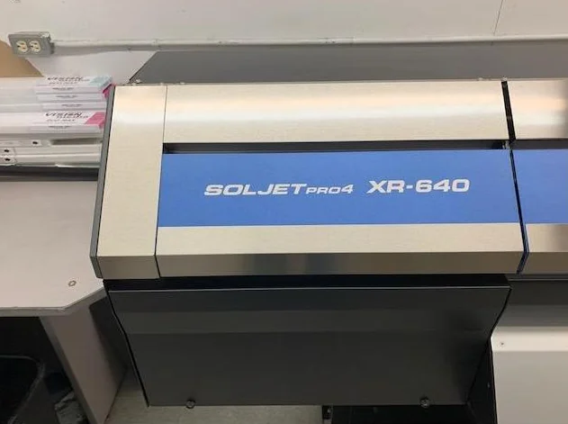 Imprimante/Coupeuse Roland XR-640 SOLJET PRO-IV 64'' CMYKLcLmLkW avec Take-UP
