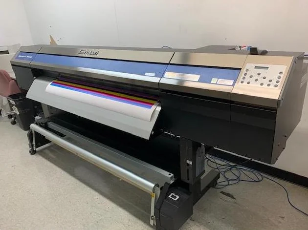 Imprimante/Coupeuse Roland XR-640 SOLJET PRO-IV 64'' CMYKLcLmLkW avec Take-UP thumbnail 2