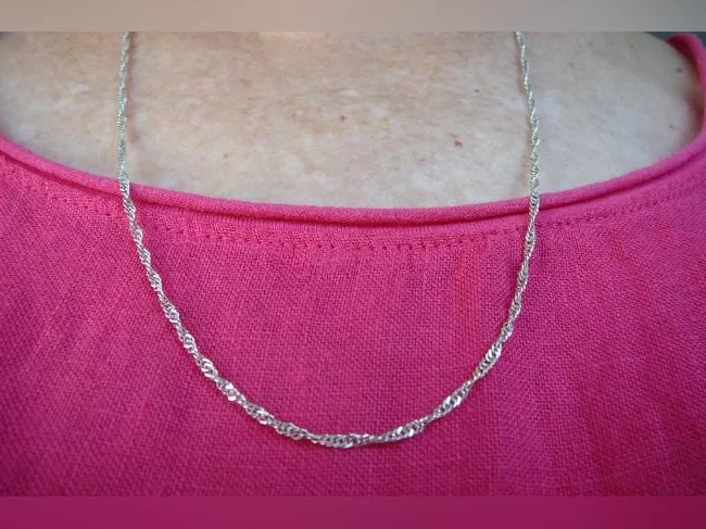 Chaîne torsadée , en argent 925. ( 24 " ) ( 61 cm. ) femme .