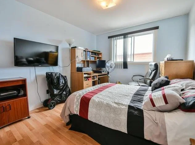 Grand appartement 4 1/2 a louer thumbnail 5