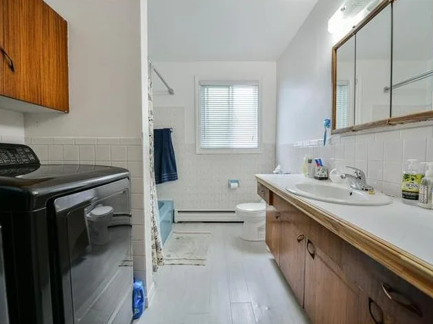 Grand appartement 4 1/2 a louer thumbnail 4