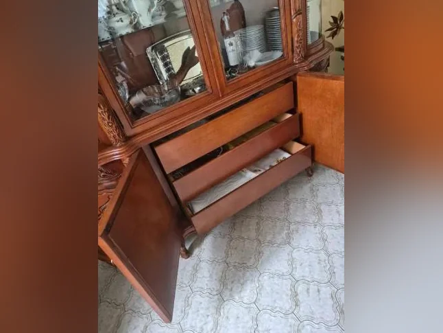Ensemble de salle à manger / Comme neuf bois / Dining Room Set / Like New Solid Wood thumbnail 4