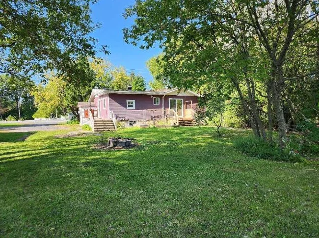 Grande maison complète à louer – 4 chambres, 2 sallea de bain, terrain privé Salaberry-de-Valleyfield thumbnail 2