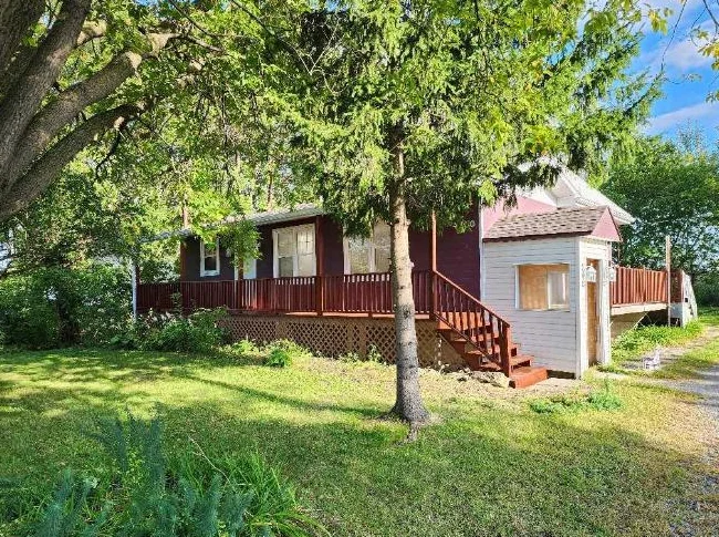 Grande maison complète à louer – 4 chambres, 2 sallea de bain, terrain privé Salaberry-de-Valleyfield thumbnail 10
