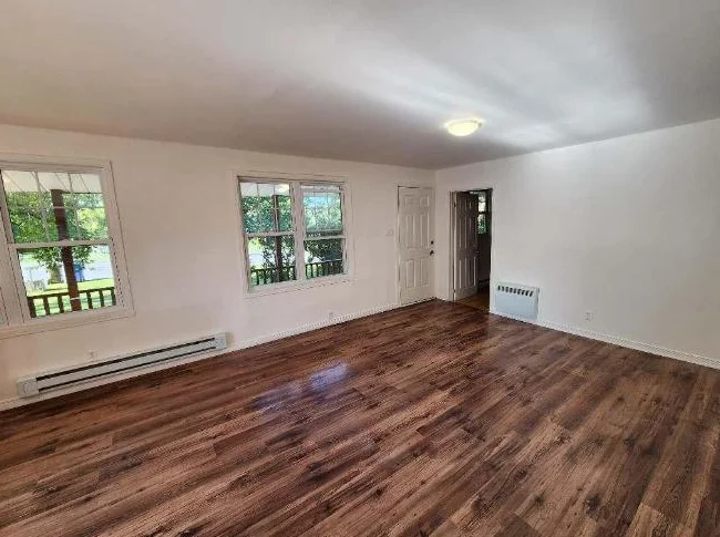 Grande maison complète à louer – 4 chambres, 2 sallea de bain, terrain privé Salaberry-de-Valleyfield thumbnail 5
