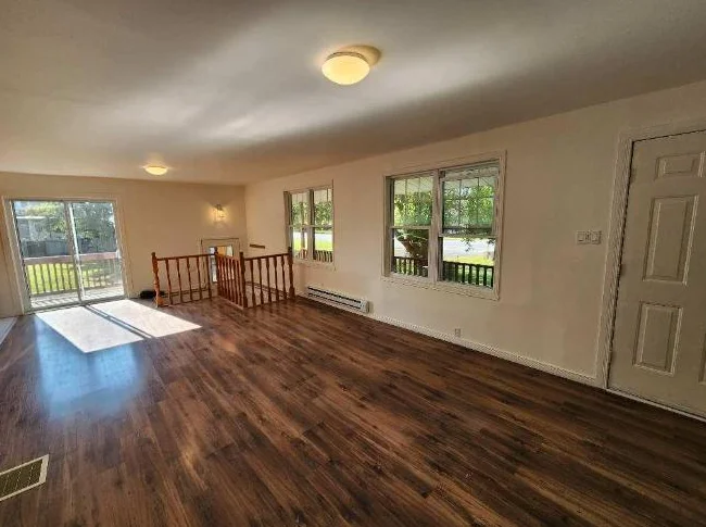 Grande maison complète à louer – 4 chambres, 2 sallea de bain, terrain privé Salaberry-de-Valleyfield