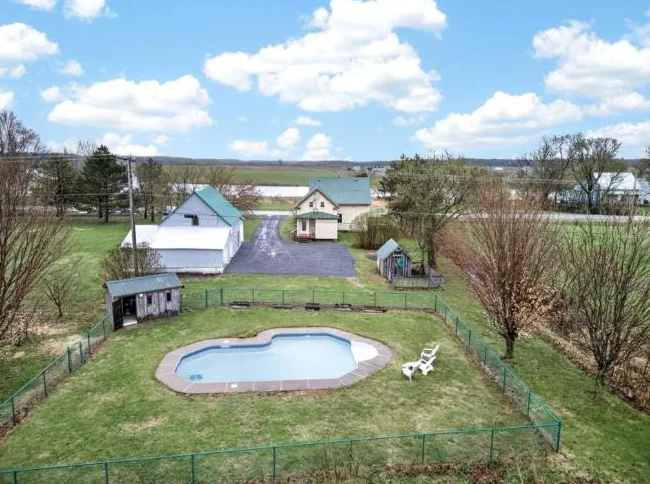 Maison de campagne ancestrale rénovée, aucun voisin, vue sur la rivière, piscine, 3 garages et bien plus thumbnail 9