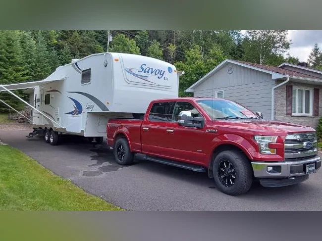 FIFTH WHEEL Savoy (Holiday Rambler) avec camion Ford F-150 2016 thumbnail 2