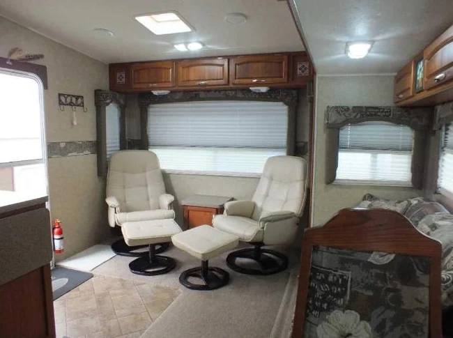FIFTH WHEEL Savoy (Holiday Rambler) avec camion Ford F-150 2016 thumbnail 9