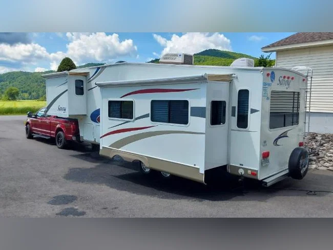 FIFTH WHEEL Savoy (Holiday Rambler) avec camion Ford F-150 2016 thumbnail 3