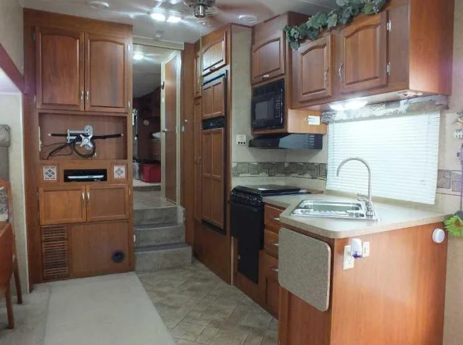 FIFTH WHEEL Savoy (Holiday Rambler) avec camion Ford F-150 2016 thumbnail 7