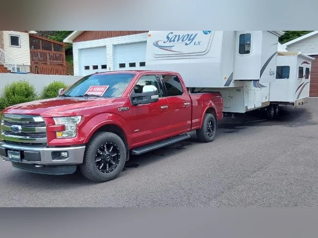 FIFTH WHEEL Savoy (Holiday Rambler) avec camion Ford F-150 2016