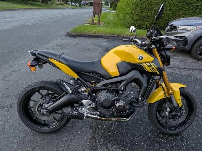 Yamaha FZ-09 2015 thumbnail 2