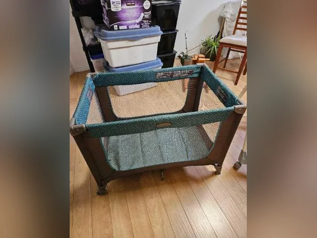 Lit de bébé portatif