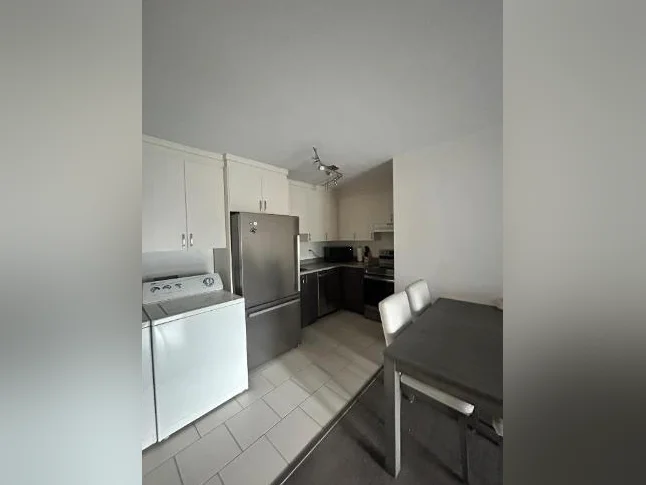 Logement 3 1/2 à louer thumbnail 3