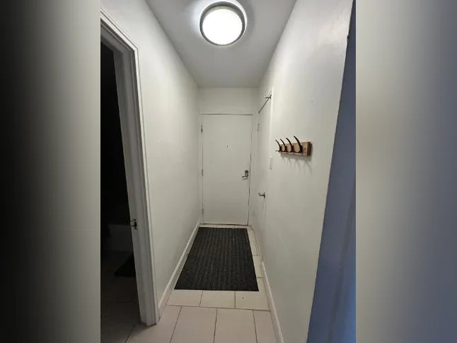 Logement 3 1/2 à louer thumbnail 8